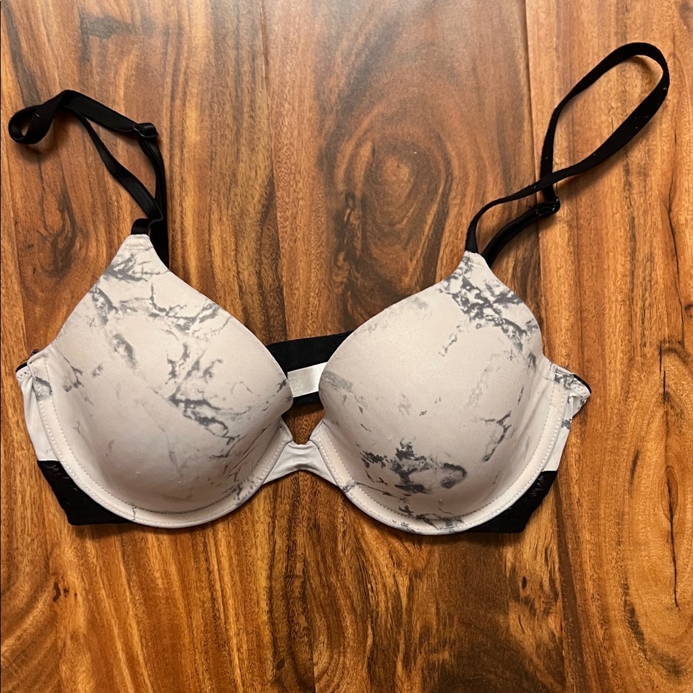 PINK Victoria's Secret Black and Cream Marble Bra- 34c